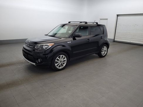 Used 2018 Kia Soul + FWD image 2
