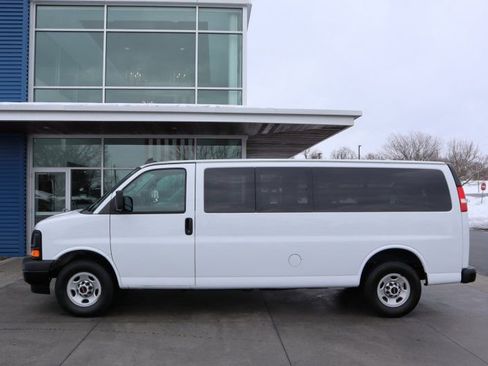 Used 2017 GMC Savana 3500 LS image 6