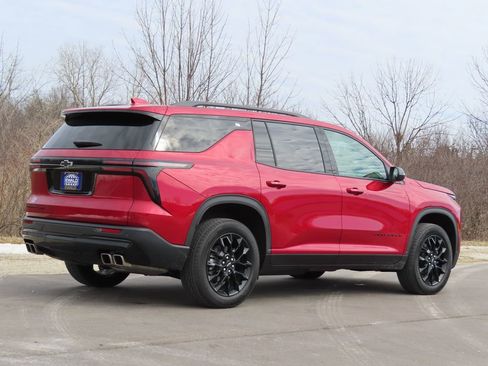 Certified 2025 Chevrolet Traverse LT w/ Midnight/Sport Edition image 3