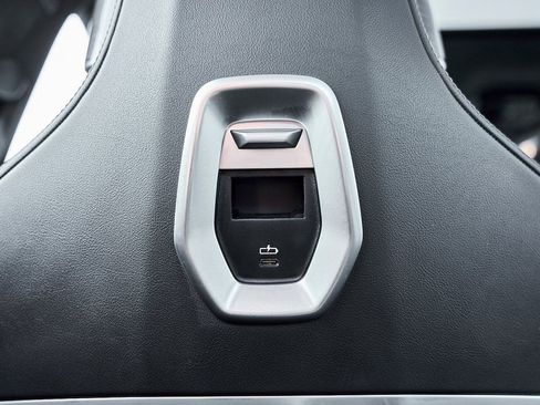 Used 2024 BMW 760i xDrive image 54