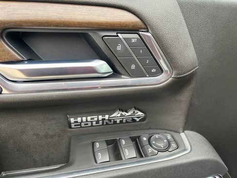 Used 2025 Chevrolet Silverado 1500 High Country w/ High Country Premium Package image 13