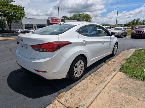 Used 2016 Hyundai Elantra SE FWD image 7