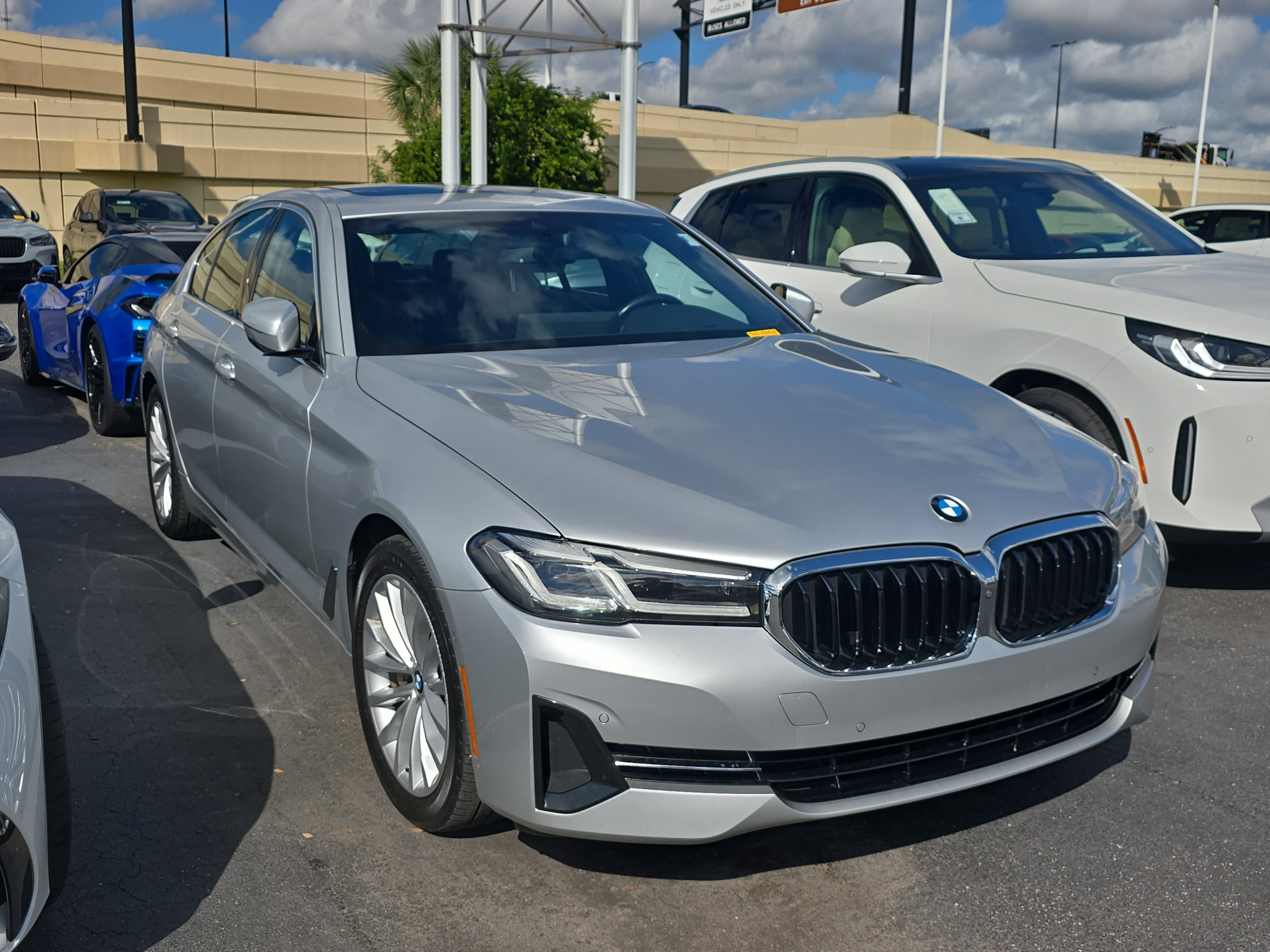 Used 2021 BMW 530i RWD image 1