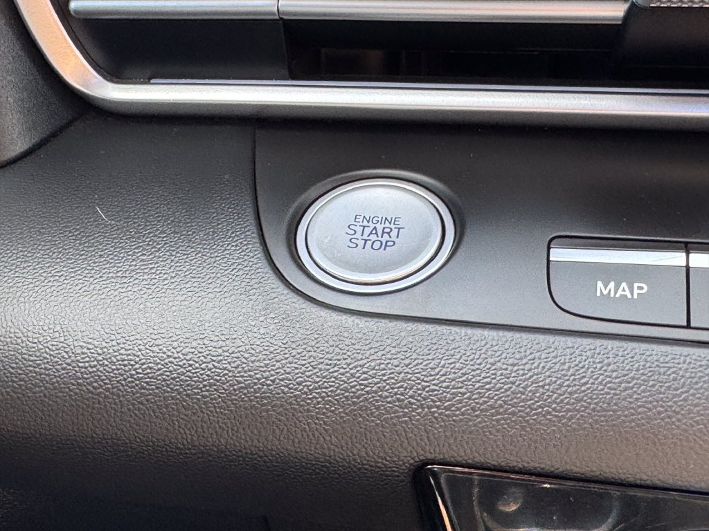 Certified 2025 Hyundai Elantra SEL FWD image 31