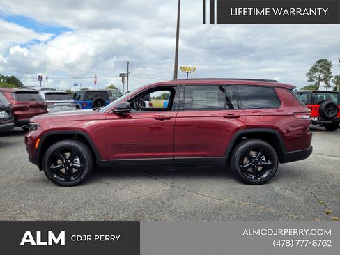 New 2025 Jeep Grand Cherokee L Altitude AWD/4WD image 3