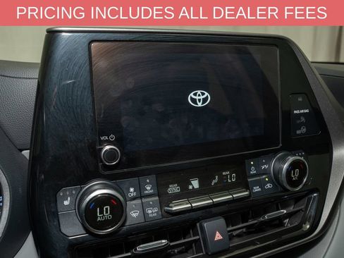 Certified 2024 Toyota Highlander XLE AWD/4WD image 15