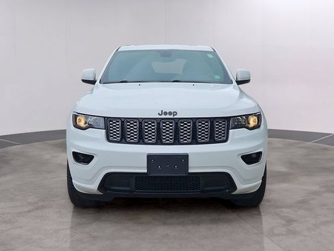 Used 2022 Jeep Grand Cherokee Laredo X AWD/4WD image 2