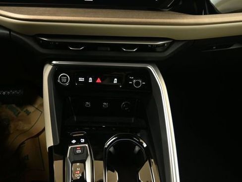 Used 2025 Audi Q5 Premium w/ 19" Wheel Package image 28