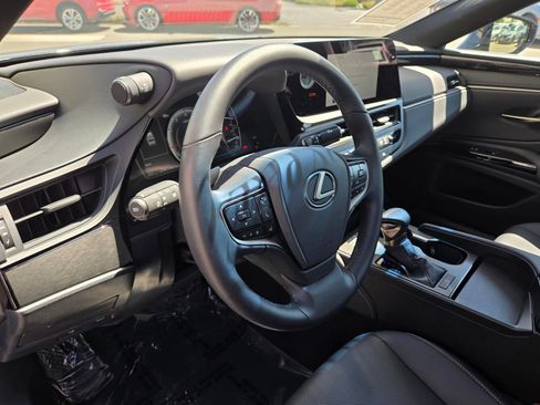 Used 2025 Lexus ES 350 FWD image 12