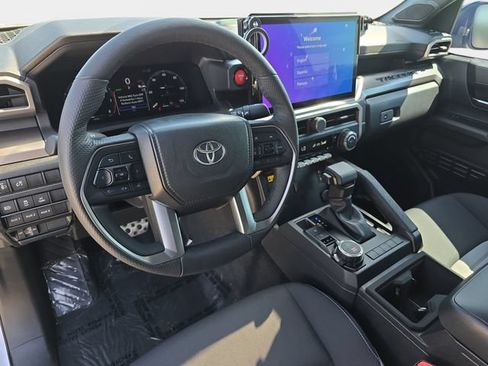Used 2025 Toyota Tacoma TRD Sport w/ TRD Sport Upgrade Package AWD/4WD image 18