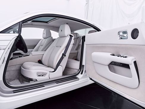 Used 2014 Rolls-Royce Wraith RWD image 37