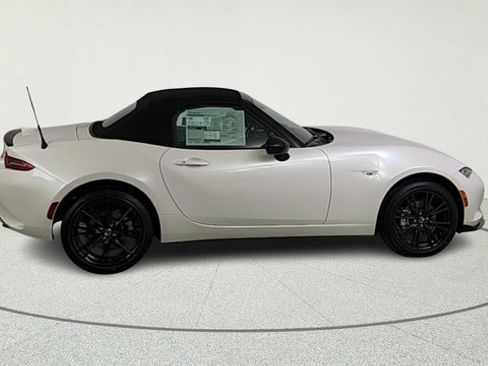 New 2026 MAZDA MX-5 Miata Club w/ Interior Package RWD image 8
