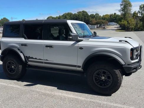 Used 2024 Ford Bronco Wildtrak image 14