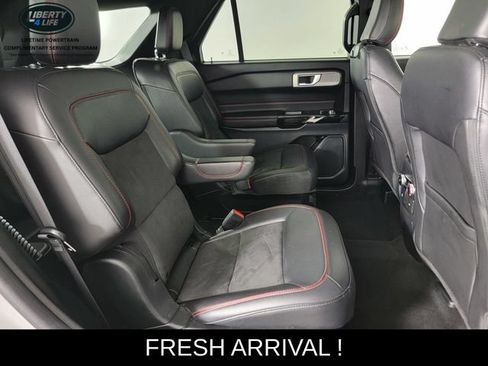 Used 2024 Ford Explorer ST-Line w/ Class IV Trailer Tow Package AWD/4WD image 18