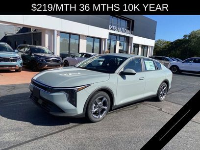 New 2025 Kia K4 LXS