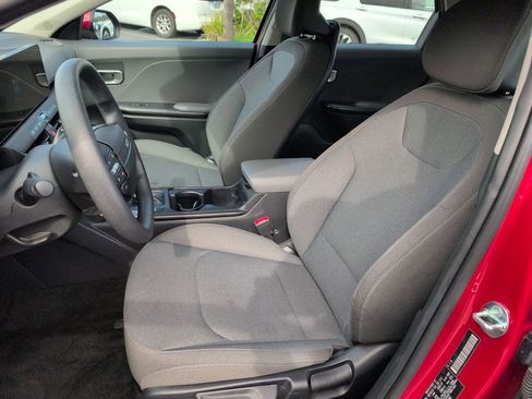 Used 2025 Kia K4 LXS image 25