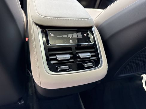 New 2026 Volvo XC90 B6 Core w/ Protection Package image 17