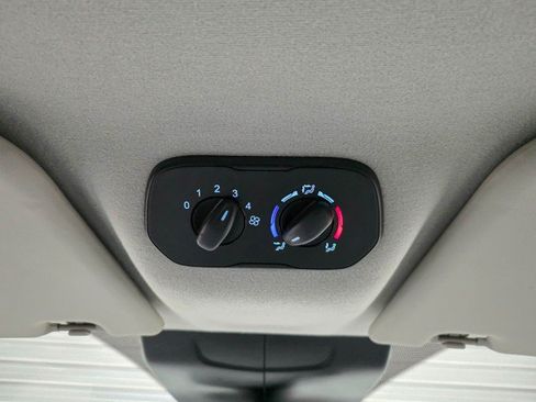 Used 2019 Ford Transit 350 XLT RWD image 13
