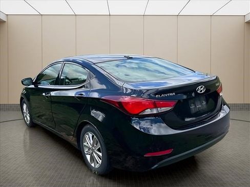 Used 2016 Hyundai Elantra SE w/ Option Group 02 FWD image 18