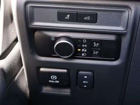 Used 2024 Ford Expedition XLT image 23