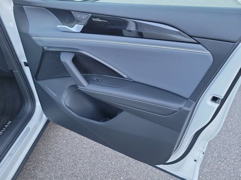 New 2026 Volkswagen Tiguan SEL R-Line image 31