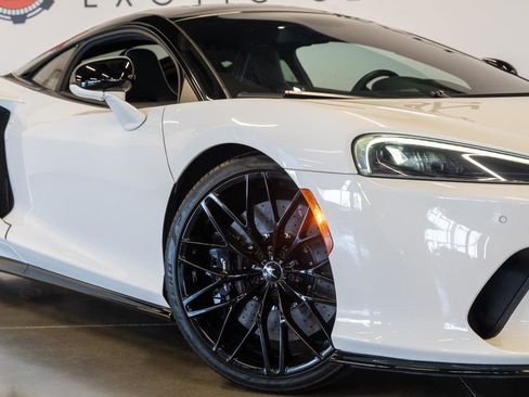 Used 2022 McLaren GT image 32