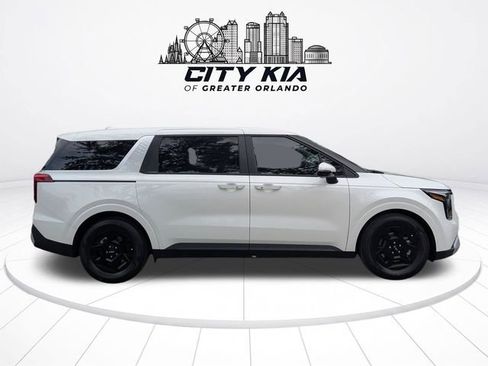 New 2027 Kia Carnival LX FWD image 8