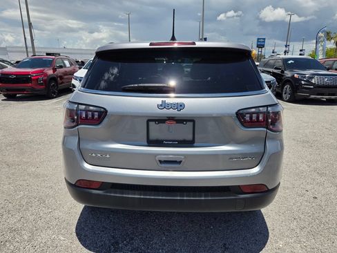 Used 2022 Jeep Compass Sport AWD/4WD image 13