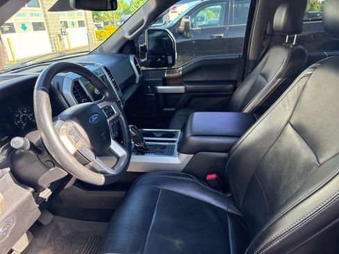 Used 2017 Ford F150 Lariat w/ Equipment Group 502A Luxury AWD/4WD image 8