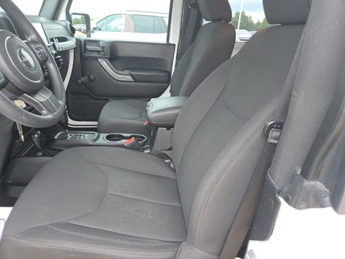 Used 2018 Jeep Wrangler Sport AWD/4WD image 9