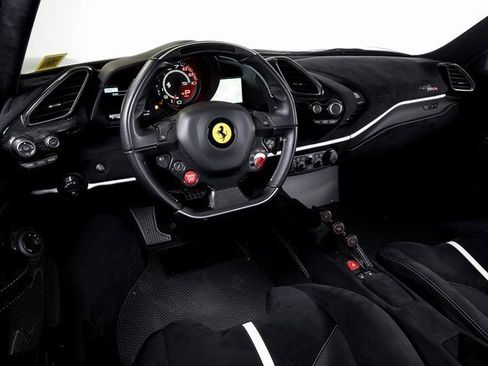 Used 2020 Ferrari 488 Pista Coupe image 5
