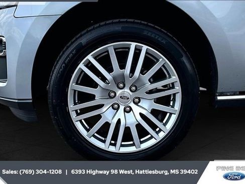 Certified 2024 Ford Expedition Limited image 7