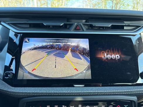 New 2026 Jeep Cherokee Laredo AWD/4WD image 11