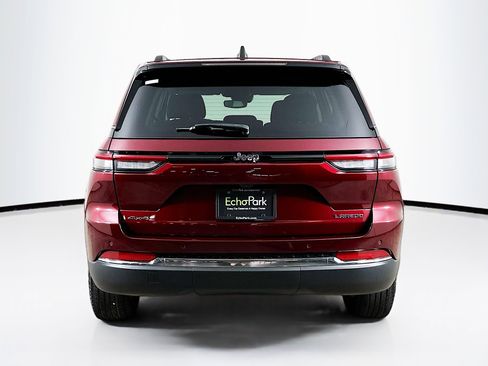 Used 2023 Jeep Grand Cherokee Laredo AWD/4WD image 7