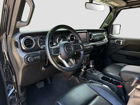 Used 2022 Jeep Wrangler Unlimited Sahara AWD/4WD image 24