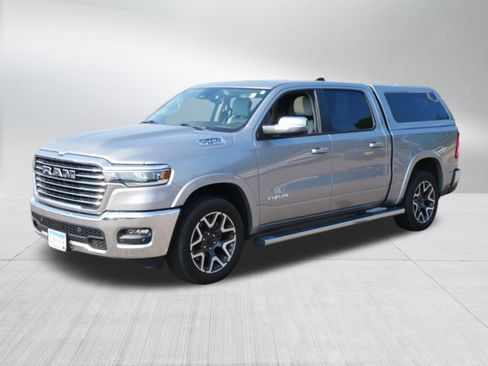 Used 2025 RAM 1500 Laramie AWD/4WD image 3