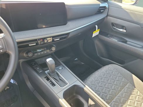 Used 2026 Nissan Kicks SV FWD image 26