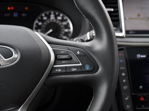 Used 2025 INFINITI QX55 Essential w/ Cargo Package image 9