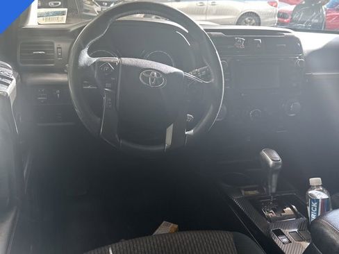 Used 2018 Toyota 4Runner TRD Off-Road image 5