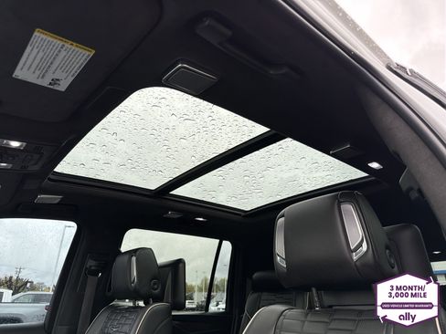 Used 2021 Cadillac Escalade ESV Sport Platinum w/ Heavy-Duty Trailer Package AWD/4WD image 17