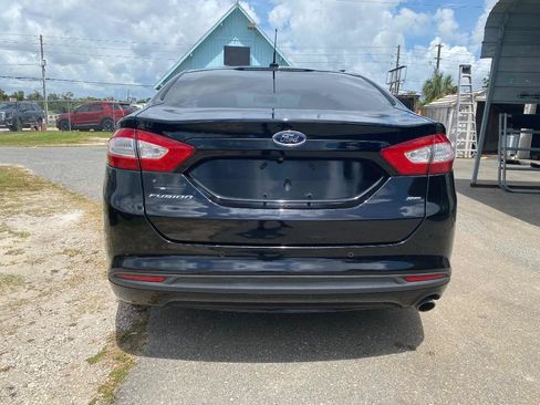 Used 2016 Ford Fusion SE FWD image 10