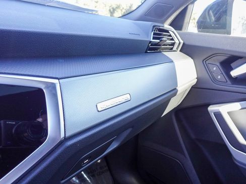 New 2025 Audi Q3 2.0T Premium image 22