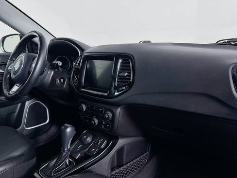 Used 2018 Jeep Compass Limited image 29