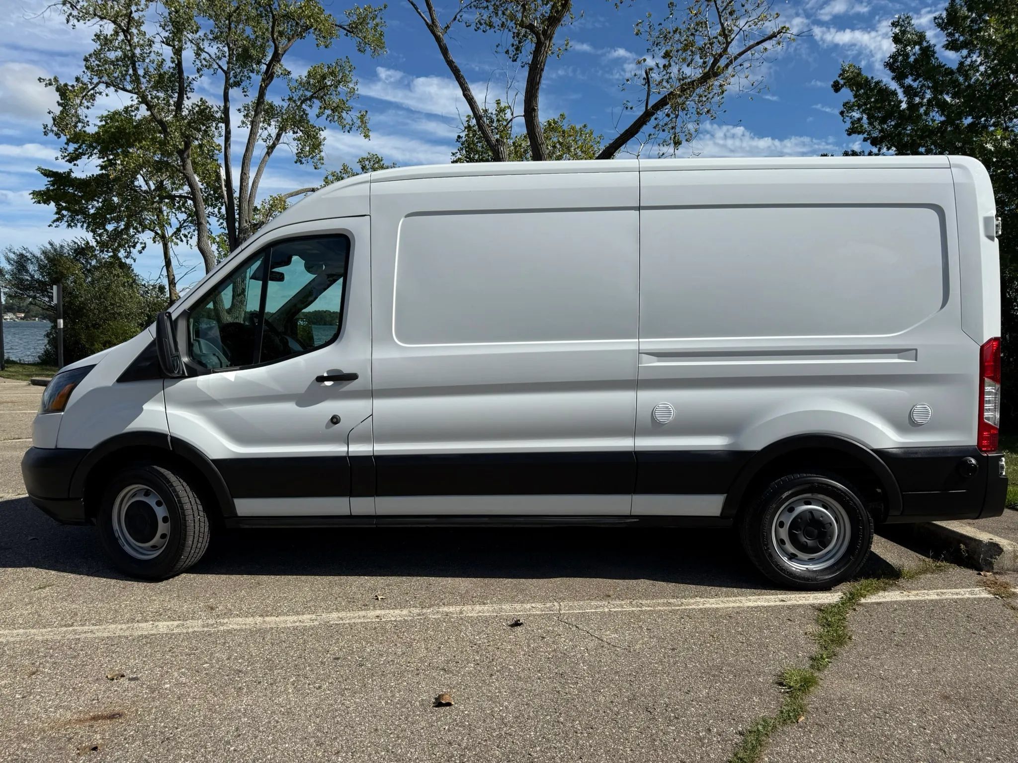 Used 2019 Ford Transit 350 148 Medium Roof RWD image 8