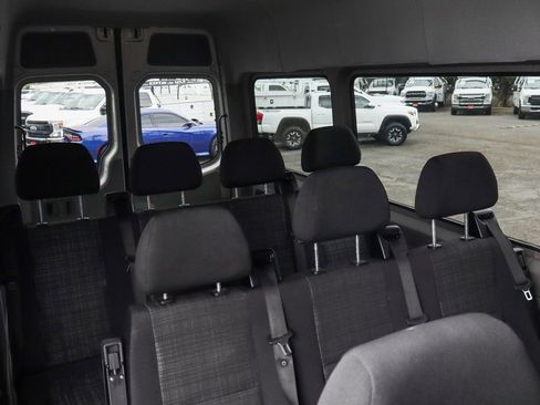 Used 2016 Mercedes-Benz Sprinter 2500 image 33