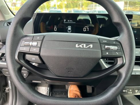 Used 2025 Kia K4 FWD image 27