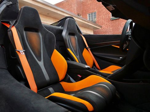 Used 2024 McLaren 750S Spider RWD image 11