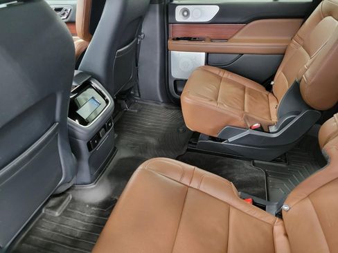 Used 2023 Lincoln Navigator Reserve AWD/4WD image 50