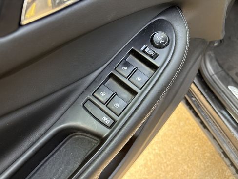 Used 2019 Buick Envision Essence FWD image 15