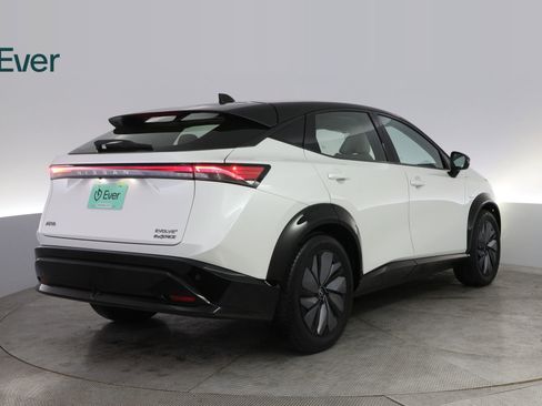 Used 2024 Nissan Ariya AWD image 3